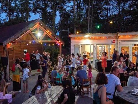 Camping Marvilla Parks -Parc Des Roches 91530 Saint-Cheron Экстерьер фото